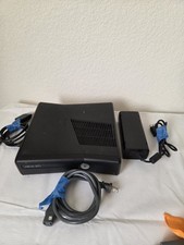 Console preto Microsoft Xbox 360 Slim 250GB HDD (NTSC) comprar usado  Enviando para Brazil