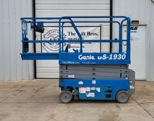 Electric scissor lift for sale  Chouteau