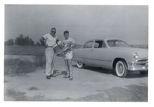 Foto de colección de coche clásico de juguete modelo de avión de juguete de padre e hijo de la década de 1960 segunda mano  Embacar hacia Mexico