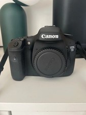 Cannon 7D. Muito bom estado com fonte de alimentação e bolsa comprar usado  Enviando para Brazil