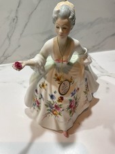 Royal doulton figurine for sale Royal doulton figurine for sale  LIVINGSTON