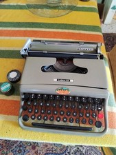 Macchina scrivere olivetti usato  Rosa