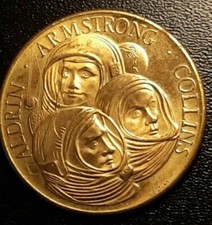 Medaglia metallo dorato usato  Trieste