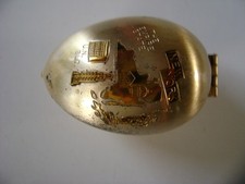 Usado, Kit de costura vintage bolso ovo lembrança Nova York gravada caixa articulada de metal 2 tons comprar usado  Enviando para Brazil
