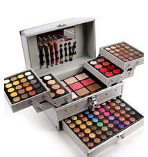 Trousse makeup 132 usato  Roma