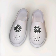 various 2 shoes 1 11 for sale various 2 shoes 1 11 for sale Avon