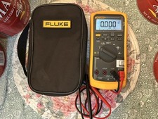 True-RMS industrial Fluke 87V com cabos Fluke, calibrado comprar usado  Enviando para Brazil