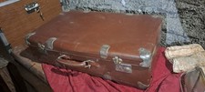 Vecchia valigia con usato Vecchia valigia con usato  Trento