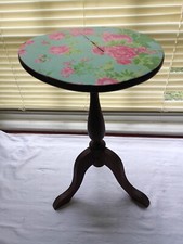 Small round table for sale  Orangeburg