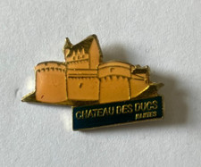 Pin chateau ducs d'occasion  Expédié en Belgium