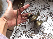 Lampe huile bronze. d'occasion  Rougemont
