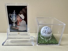 Bola de golfe assinada por Lee Trevino em uma vitrine e suporte de PVC comprar usado  Enviando para Brazil