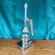 Espremedor de frutas cítricas cromado manual de mesa espremedor de laranja com coador e xícara C1970s comprar usado  Enviando para Brazil