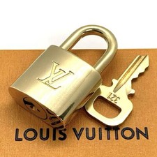 LOUIS VUITTON Candado Cerradura y Llave Latón Dorado Número Auténtico Aleatorio JP Usado segunda mano  Embacar hacia Mexico