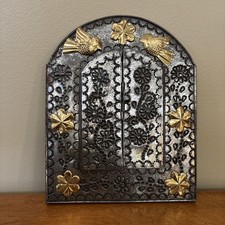 Espelho de parede com portas, arte popular mexicana lata perfurada com pássaros e flores de bronze  comprar usado Espelho de parede com portas, arte popular mexicana lata perfurada com pássaros e flores de bronze  comprar usado  Enviando para Brazil