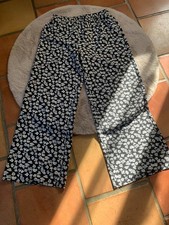 pantalon noir paillette d'occasion pantalon noir paillette d'occasion  Saint-Julien-de-Peyrolas