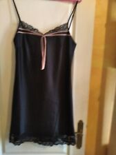 Nuisette satin noire d'occasion  Aiguillon