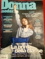 Donna moderna chiara usato  Italia