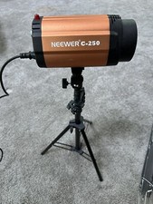 Neewer 250 studio d'occasion  Expédié en Belgium