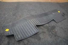 Tapete de assoalho traseiro almofada de borracha PT00818683 FABRICANTE DE EQUIPAMENTO ORIGINAL Rivian R1S 2023 comprar usado  Enviando para Brazil