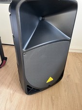 Behringer b115d 1000w usato  Bari