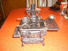 FOGÃO DE BRINQUEDO INFANTIL VINTAGE FERRO FUNDIDO CRESCENTE COM ACESSÓRIOS 9 1/2" EUA comprar usado  Enviando para Brazil