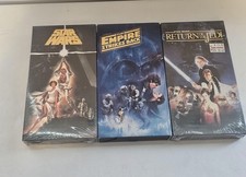 Vintage Star Wars VHS Trilogy Lot – A New Hope & Jedi Sealed + Empire Strikes..., usado comprar usado Vintage Star Wars VHS Trilogy Lot – A New Hope & Jedi Sealed + Empire Strikes..., usado comprar usado  Enviando para Brazil