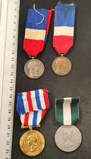 Lot medals decorations d'occasion  Expédié en Belgium