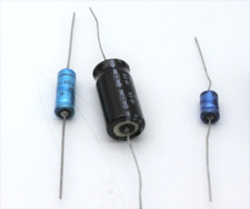 Kit condensatori elettrolitici usato  Latina