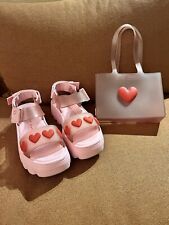 Sandálias Melissa X Lazy Oaf rosa e vermelha no tamanho AUS/US tamanho 6, usado comprar usado  Enviando para Brazil