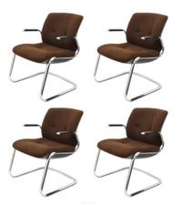 Set quattro poltrone usato  Italia