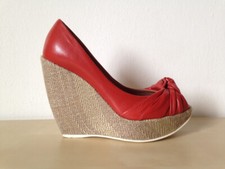 Scarpe spuntate rosse usato  Grosseto