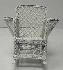 Cadeira de balanço vintage casa de bonecas miniatura fio vitoriano vime branco metal, usado comprar usado  Enviando para Brazil