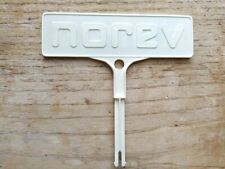 Norev enseigne presentoir d'occasion  Corlay