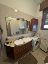Arredo bagno completo usato  Milano
