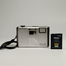 Eccellente nikon coolpix usato  Spedire a Italy