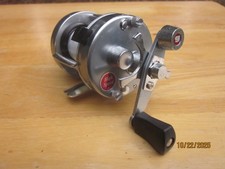 Carretel de lançamento de isca ABU GARCIA AMBASSADUER RH 2500C/CINZA VINTAGE 770100 ALTA VELOCIDADE SUÉCIA comprar usado Carretel de lançamento de isca ABU GARCIA AMBASSADUER RH 2500C/CINZA VINTAGE 770100 ALTA VELOCIDADE SUÉCIA comprar usado  Enviando para Brazil