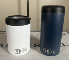 Yeti Lote de 2 $25 Cada Colster Branco Lata Koozie & Azul 12 oz Suporte Fino Cooler comprar usado  Enviando para Brazil