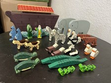 Usado, Brinquedo vintage de madeira pintado à mão da Arca de Noé com armazenamento e animais de madeira comprar usado  Enviando para Brazil