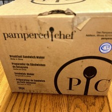 Sanduicheira de café da manhã Pampered Chef cerâmica branca - Nova na caixa comprar usado Sanduicheira de café da manhã Pampered Chef cerâmica branca - Nova na caixa comprar usado  Enviando para Brazil