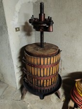 Torchio per vino usato  Caserta
