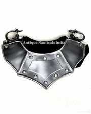 Gorget medievale armatura usato Gorget medievale armatura usato  Spedire a Italy
