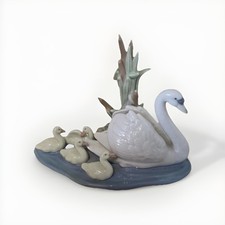Lladro retired figurine usato  Spedire a Italy