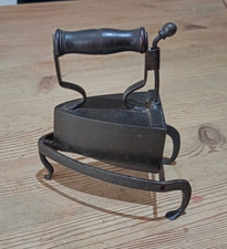 Caixa de ferro plano nº 4 com lesma de ferro fundido e rebite de ferro forjado comprar usado Caixa de ferro plano nº 4 com lesma de ferro fundido e rebite de ferro forjado comprar usado  Enviando para Brazil