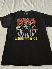 Camiseta estilo vintage Kiss turnê mundial 1977 preta adulta tamanho médio música rock  comprar usado Camiseta estilo vintage Kiss turnê mundial 1977 preta adulta tamanho médio música rock  comprar usado  Enviando para Brazil
