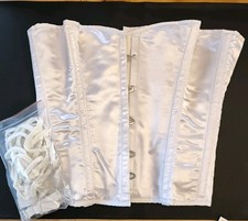 Elegante weiße satin gebraucht kaufen Elegante weiße satin gebraucht kaufen  Allenbach, Herborn, Sien