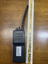 Rádio portátil Motorola HT1000 VHF 16 CH 136-174 MHz 5 Watt H01KDC9AA3DN comprar usado  Enviando para Brazil