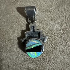 Zuni nativo americano assinado? Pingente de opala de prata esterlina formato de cabeça Chiefs comprar usado Zuni nativo americano assinado? Pingente de opala de prata esterlina formato de cabeça Chiefs comprar usado  Enviando para Brazil