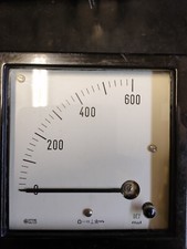 Antico voltmetro delle usato Antico voltmetro delle usato  Italia