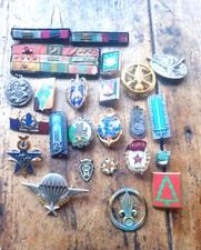 Lot insignes barettes d'occasion  Fontenay-le-Comte